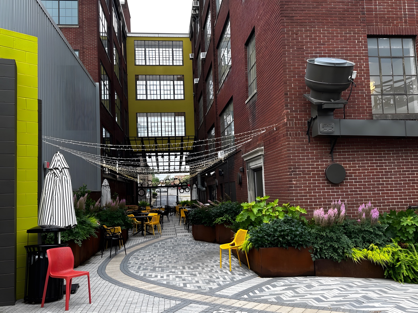 Thorn Alley outdoor dining at GoggleWorks
